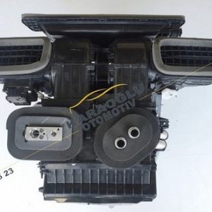 Renault Megane 3 Fluence Kalorifer Kazanı 271209134R 272703695R